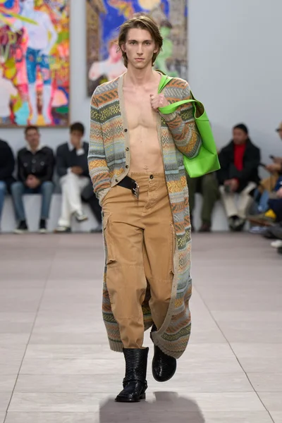 Look 23